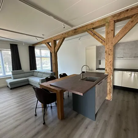 Golf Course Around The Corner! Διαμέρισμα *